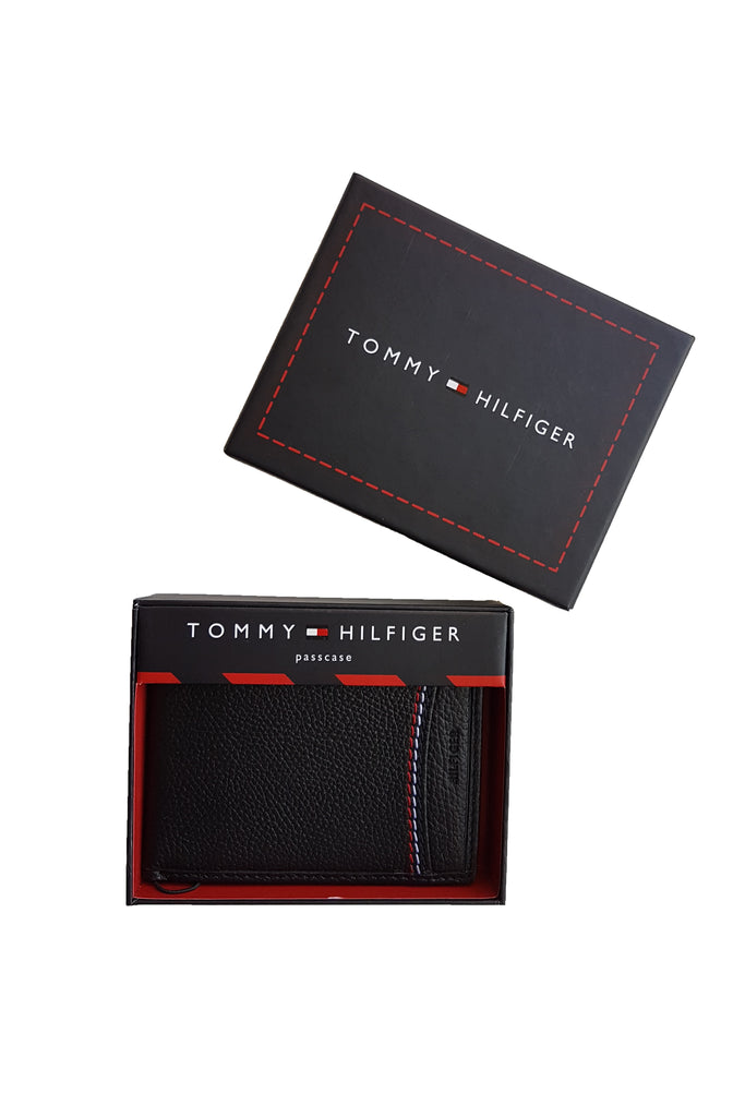 Tommy Hilfiger Leather Credit Card Wallet Passcase
